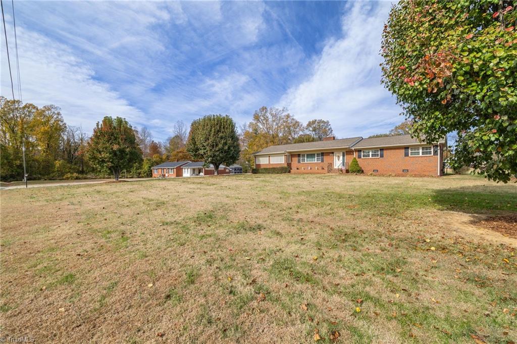 5009 Wainwright Road McLeansville, NC 27301 - Photo 3 of 37