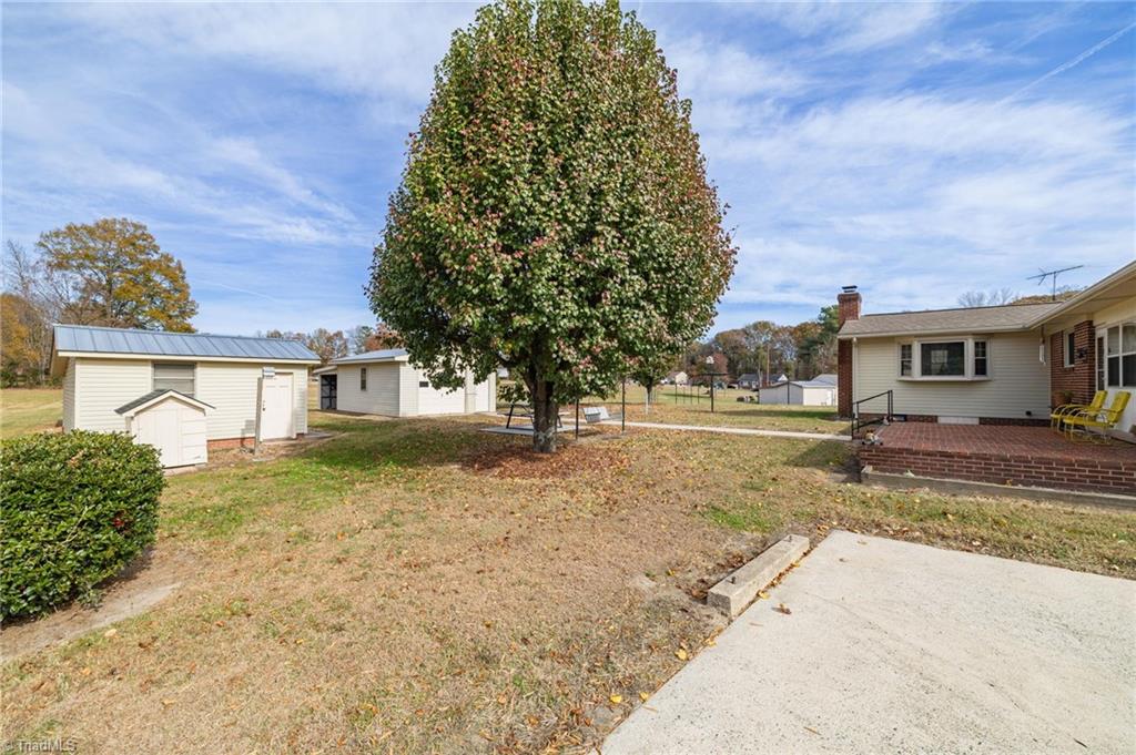 5009 Wainwright Road McLeansville, NC 27301 - Photo 31 of 37