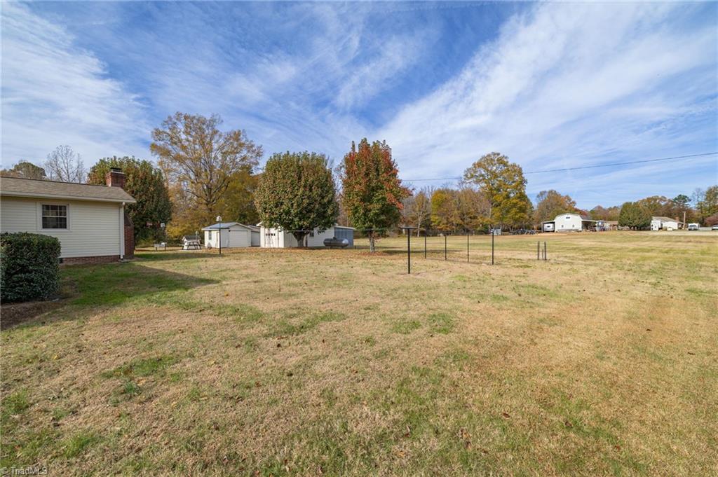 5009 Wainwright Road McLeansville, NC 27301 - Photo 34 of 37