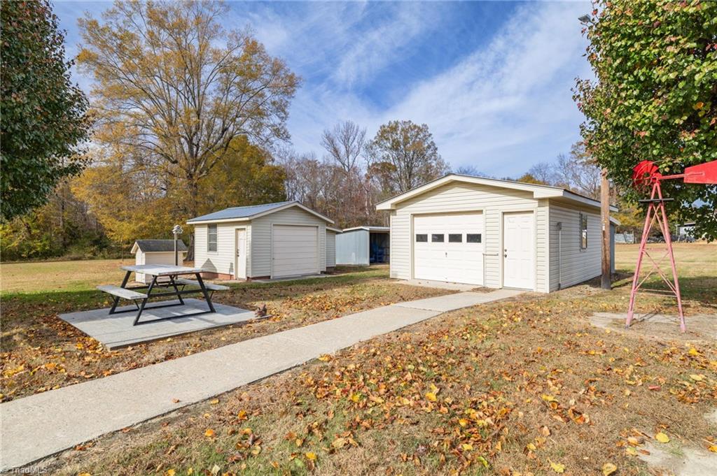 5009 Wainwright Road McLeansville, NC 27301 - Photo 35 of 37