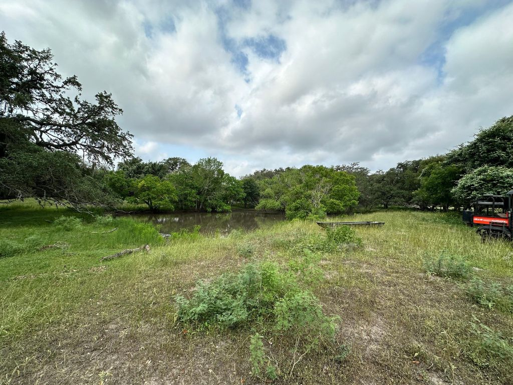 305 Cr 305 Beeville Tx 78102 Beeville, TX 78102 - Photo 12 of 30 a view of a lake