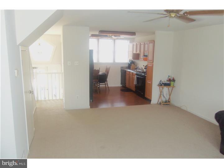 3145 Birch Road Philadelphia, PA 19154 - Photo 12 of 13 Living Room