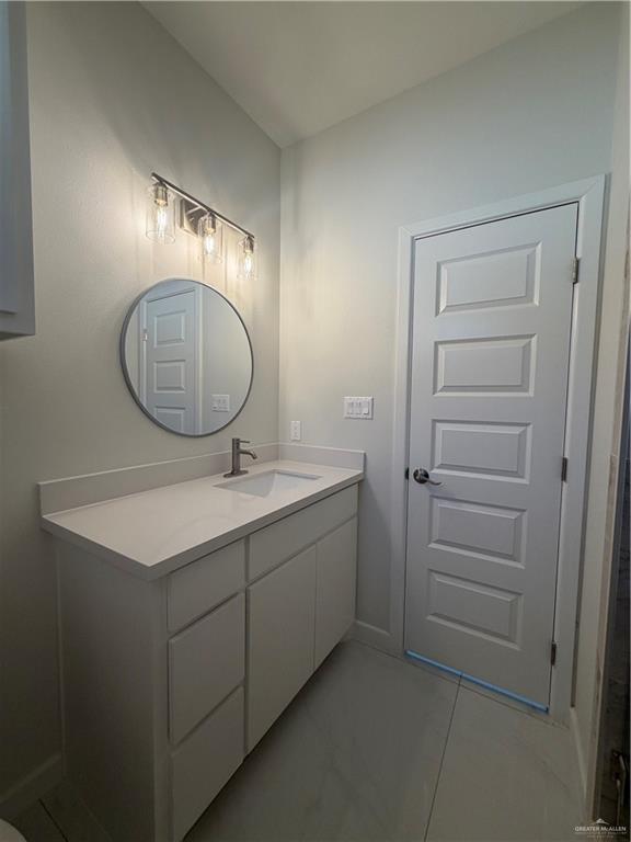 903 La Laguna Road Mission, TX 78572 - Photo 14 of 16 Shared Bathroom