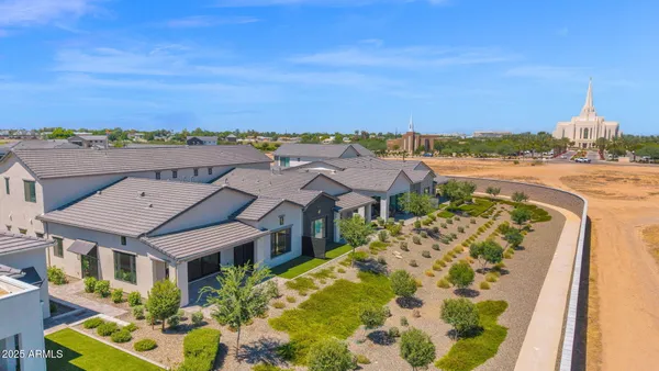 $1,195,000 | 2648 East Longhorn Court, Gilbert, AZ 85297