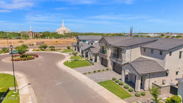 $1,195,000 | 2648 East Longhorn Court, Gilbert, AZ 85297