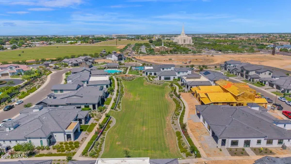 $1,195,000 | 2648 East Longhorn Court, Gilbert, AZ 85297