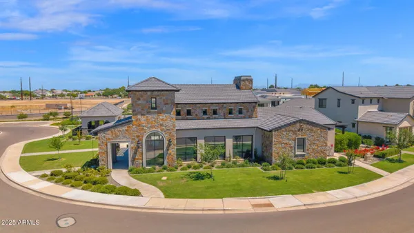 $1,195,000 | 2648 East Longhorn Court, Gilbert, AZ 85297