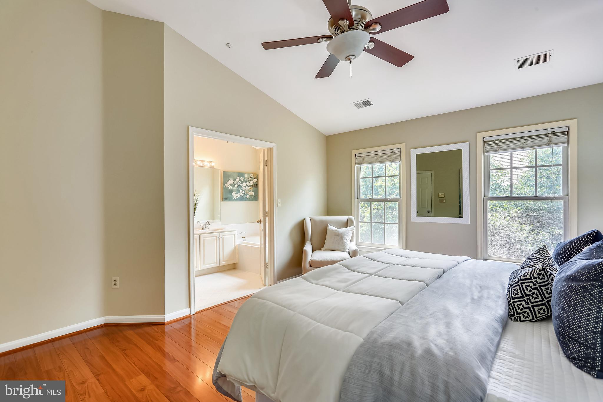 215 Ridgepoint Place Gaithersburg, MD 20878 - Photo 19 of 43 Primary bedroom w/ en-suite bathroom