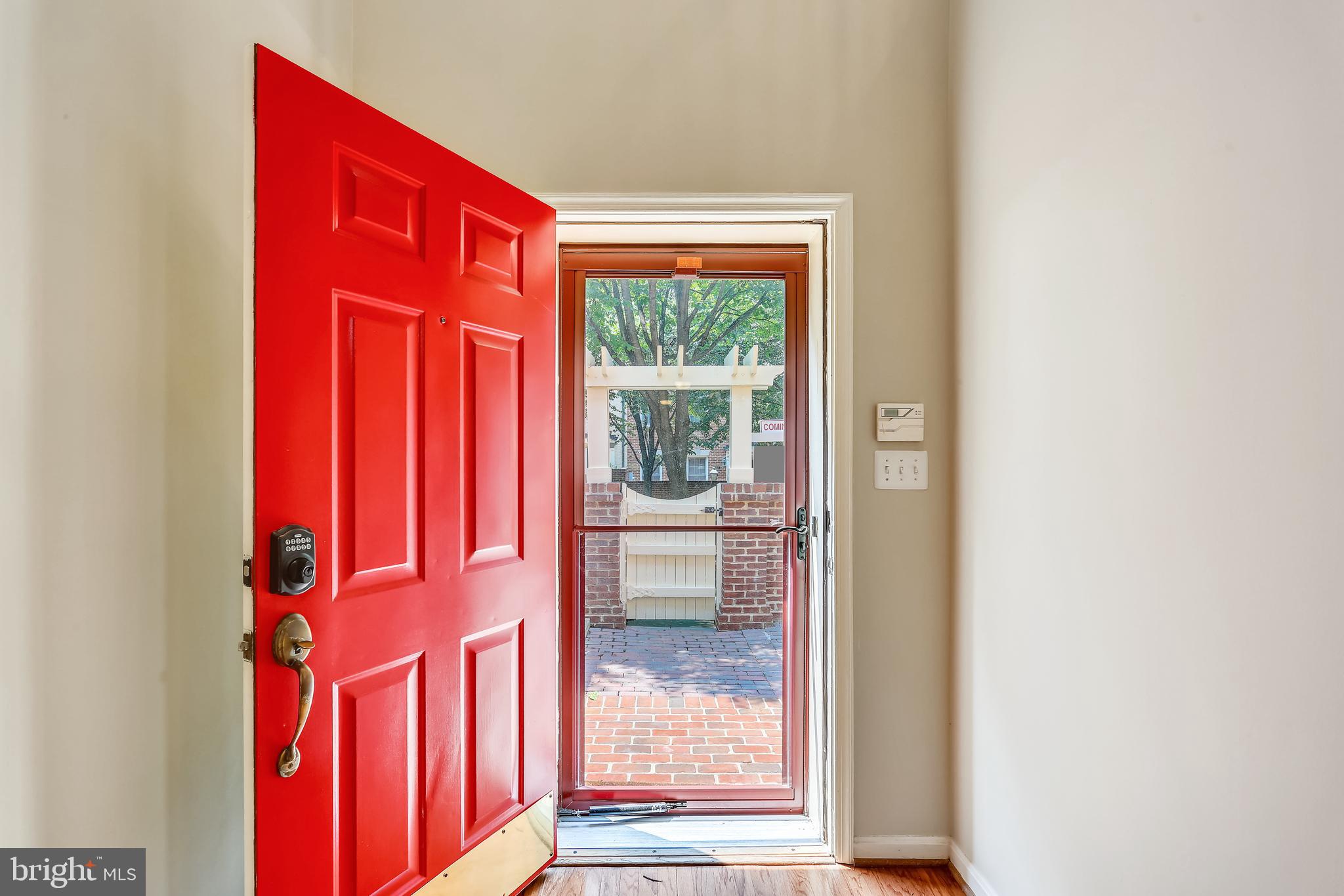 215 Ridgepoint Place Gaithersburg, MD 20878 - Photo 3 of 43 Entry Foyer