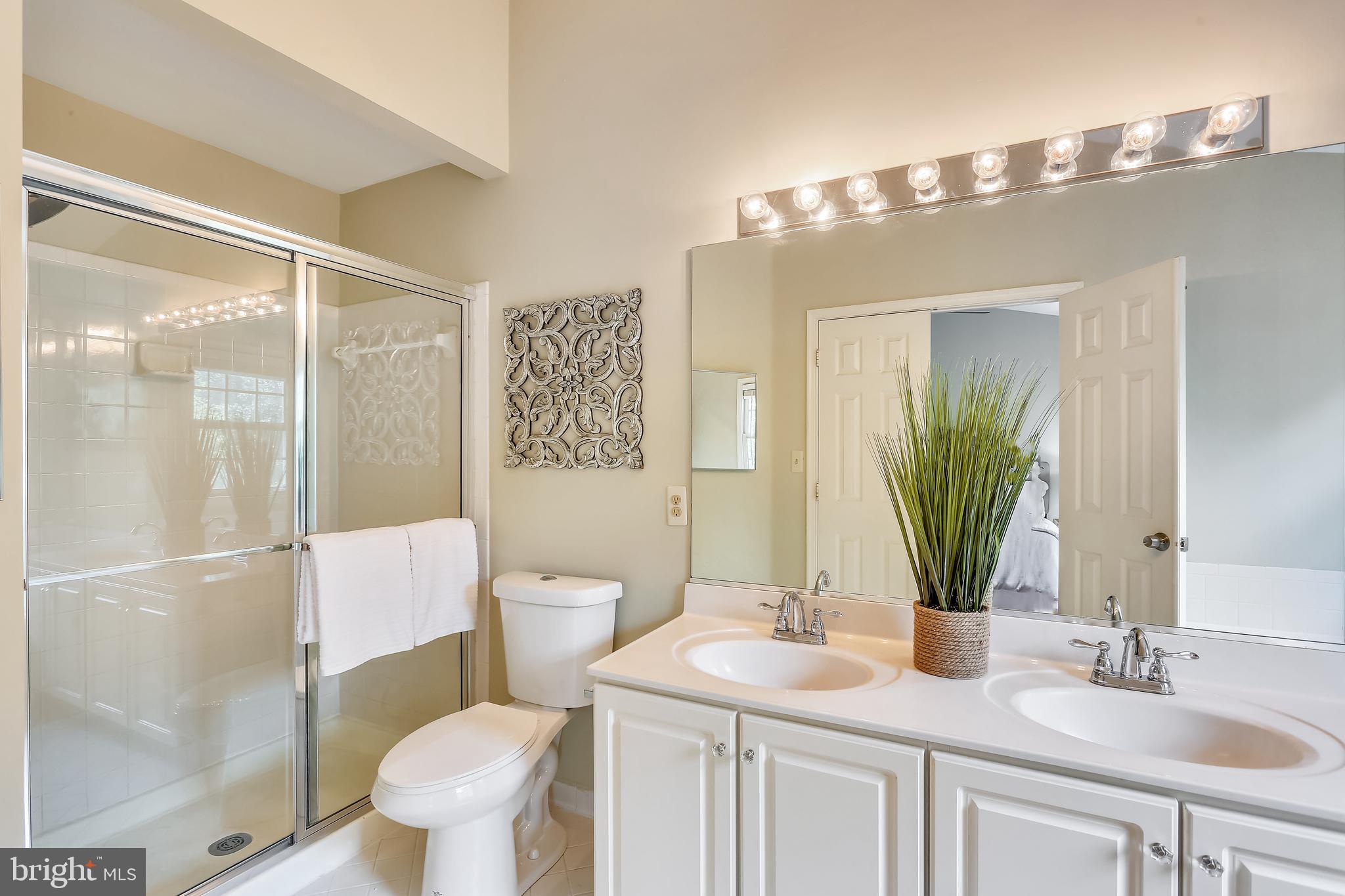 215 Ridgepoint Place Gaithersburg, MD 20878 - Photo 21 of 43 En-suite bathroon w/double vanity