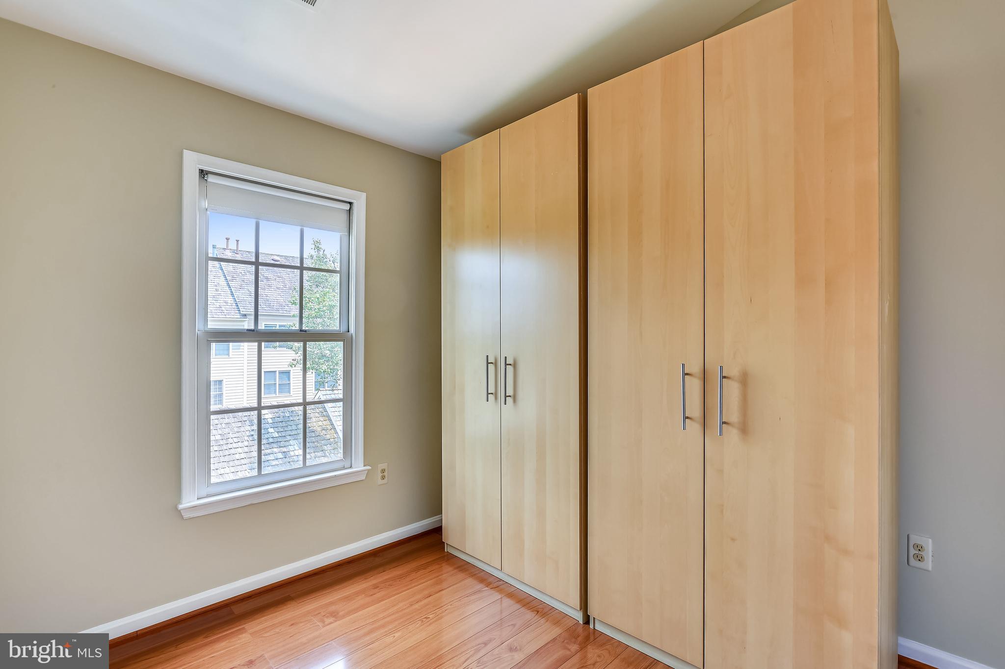 215 Ridgepoint Place Gaithersburg, MD 20878 - Photo 25 of 43 Third bedroom