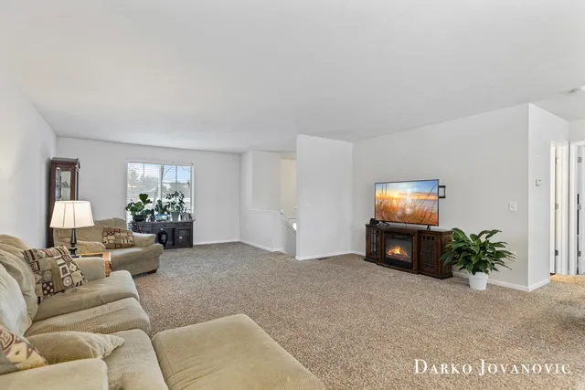 $324,900 | 14057 Olin Lakes Drive, Cedar Springs, MI 49319