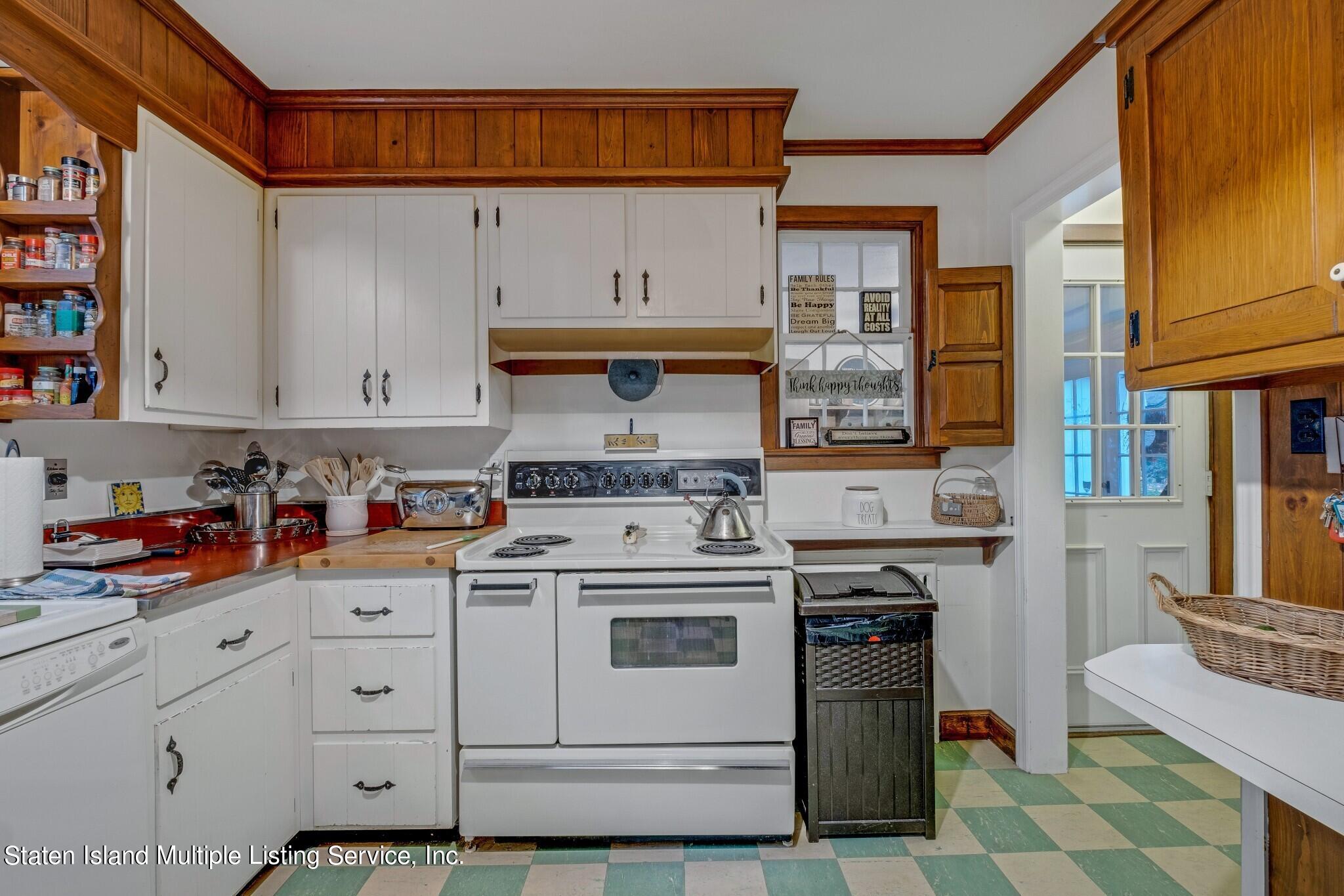 28 Inwood Road Staten Island, NY 10301 - Photo 7 of 26 DSCF9146