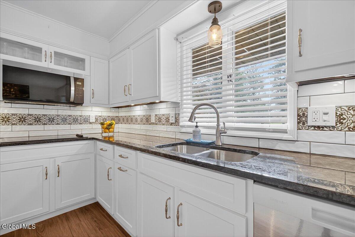 321 Middletown Road Halfmoon, NY 12188 - Photo 19 of 25 25-321 Middletown Rd-25