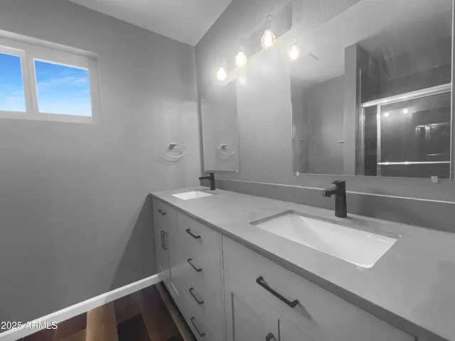 $2,950 | 2347 South Canton, Mesa, AZ 85202