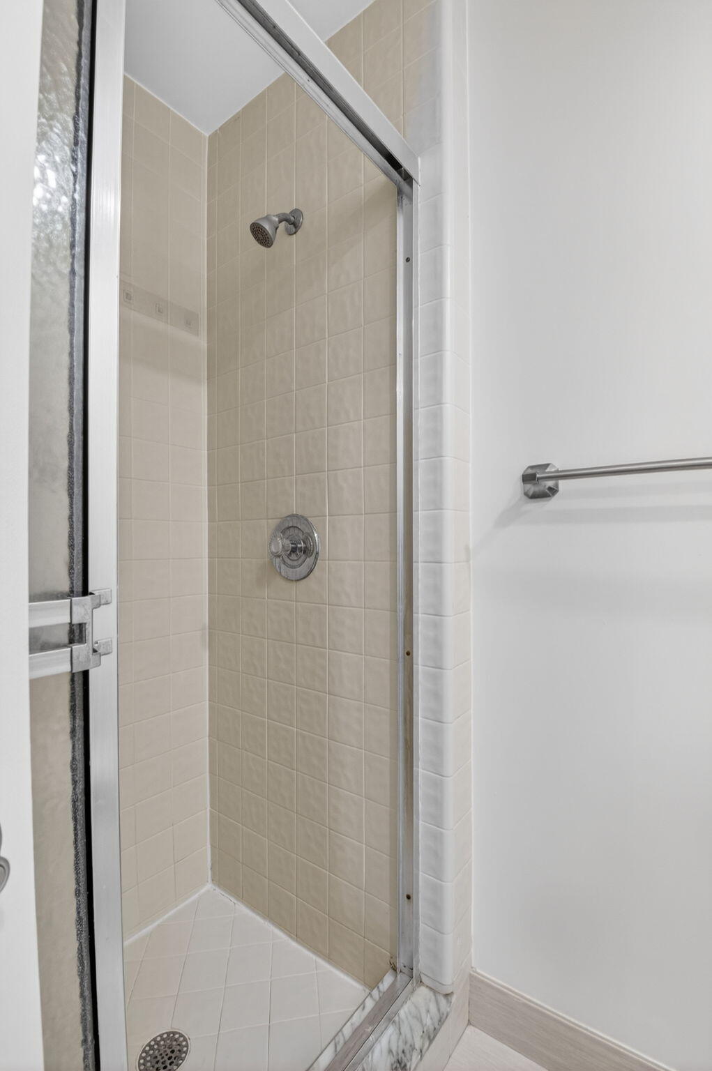 5845 Fox Hollow Drive, Unit A Boca Raton, FL 33486 - Photo 20 of 50 Guest/Second Bedroom Shower