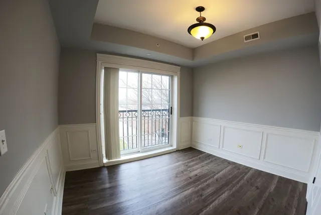 $3,600 | 10765 Clock Tower Drive, Unit 401, Countryside, IL 60525