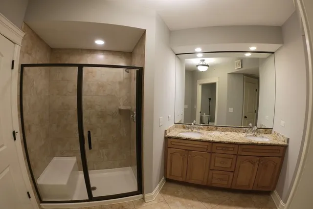 $3,600 | 10765 Clock Tower Drive, Unit 401, Countryside, IL 60525