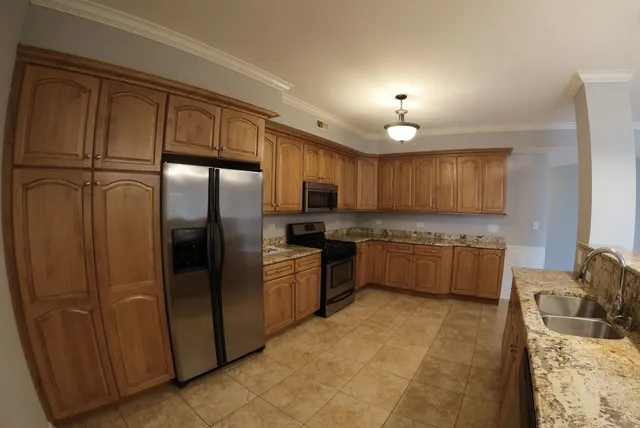 $3,600 | 10765 Clock Tower Drive, Unit 401, Countryside, IL 60525