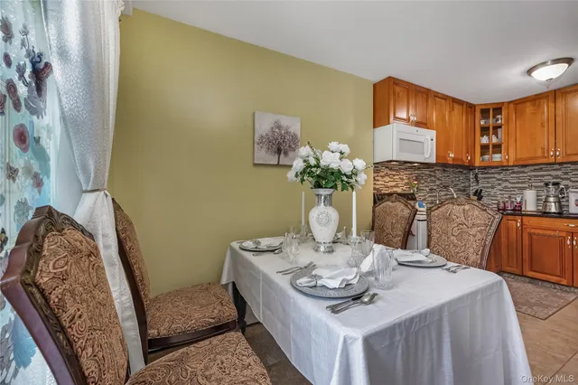 $320,000 | 700 Broadway, Unit 28, Amityville, NY 11701