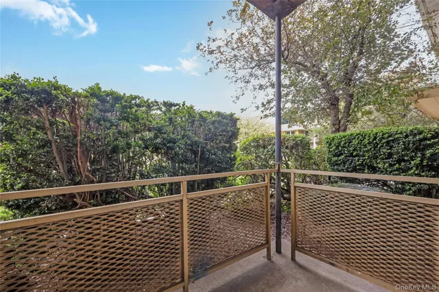 $320,000 | 700 Broadway, Unit 28, Amityville, NY 11701