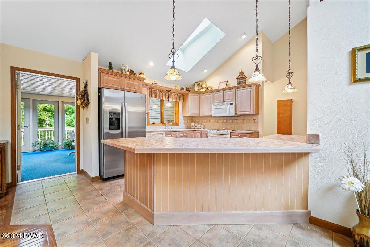 305 Maple Ridge Drive Hawley, PA 18428 - Photo 12 of 36 Kitchen