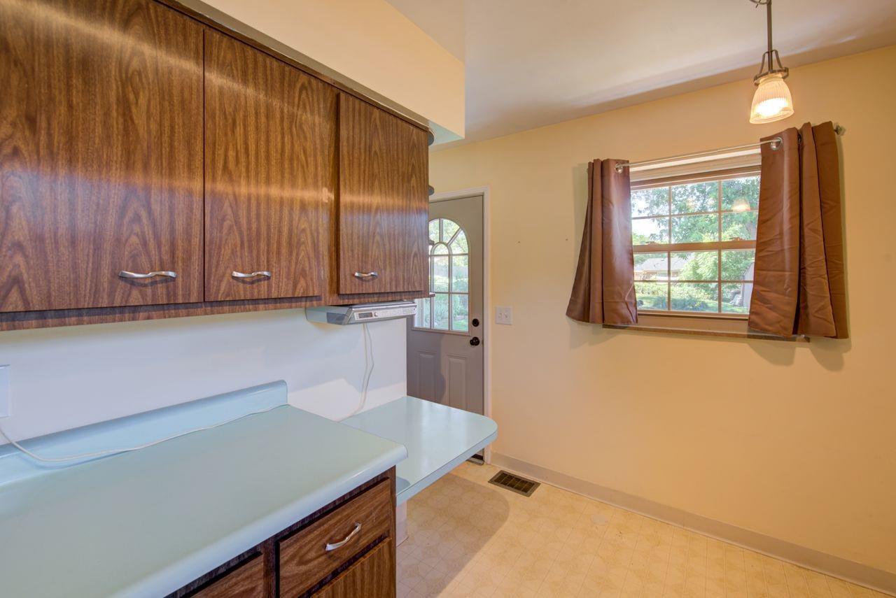 5561 Vogel Road Cincinnati, OH 45239 - Photo 14 of 33