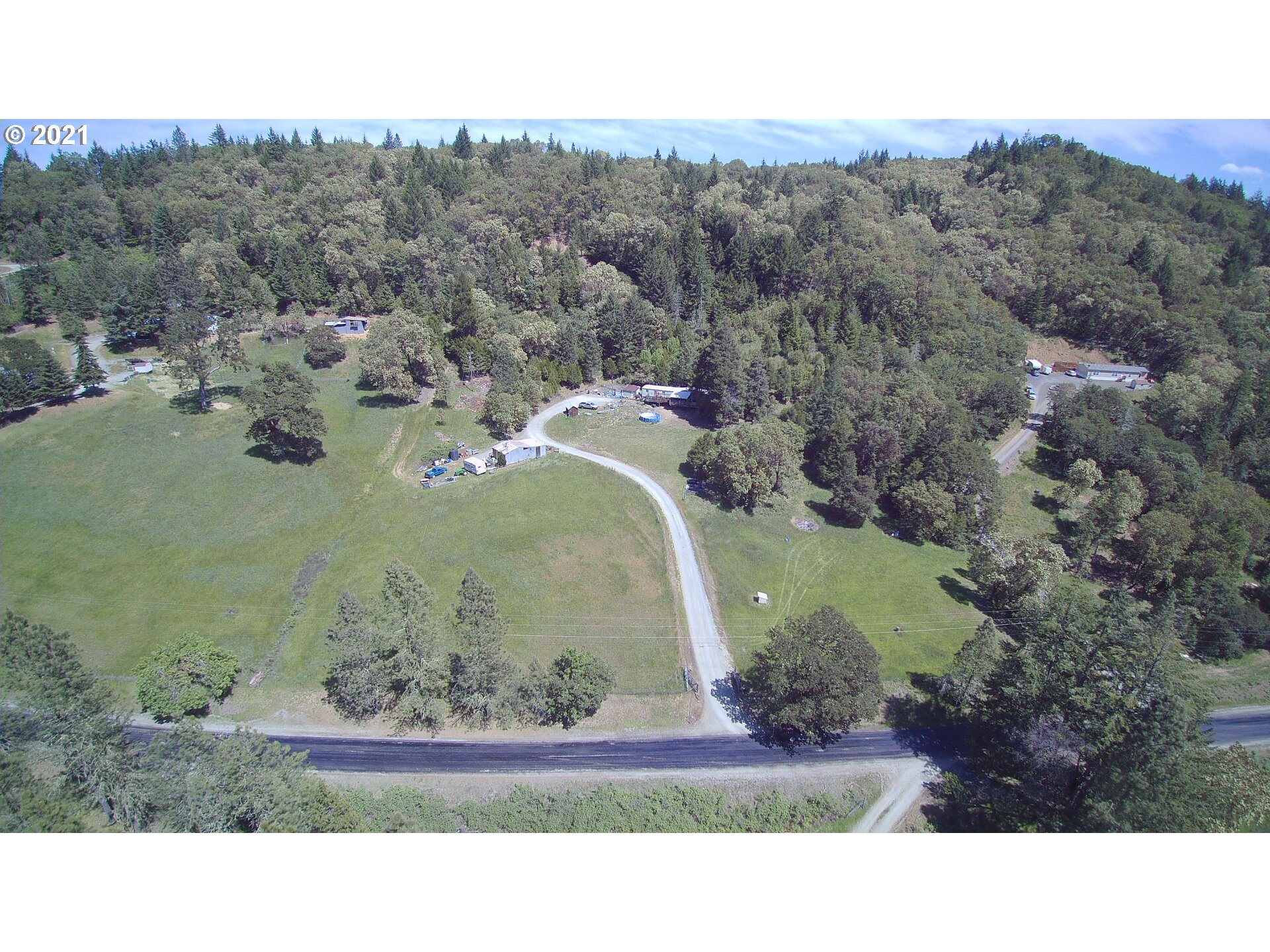 1827 Spring Brook Road Myrtle Creek, OR 97457 - Photo 3 of 15 a view of a outdoor space