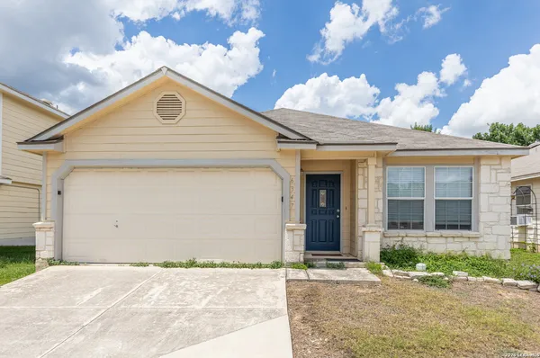 $1,800 | 6347 Kingston Drive, San Antonio, TX 78218