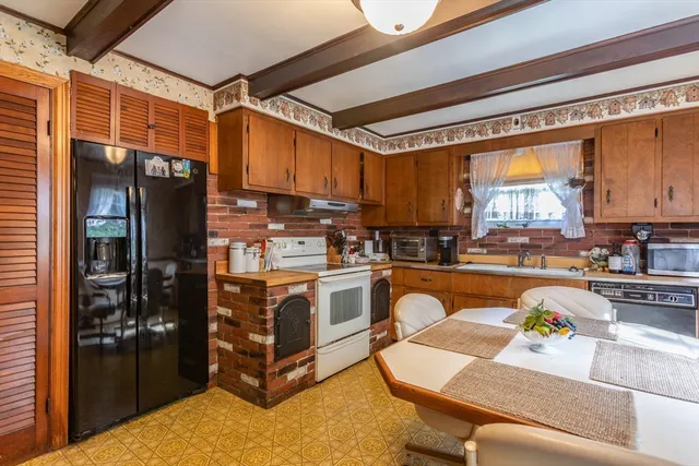 a view of a storage & utility room