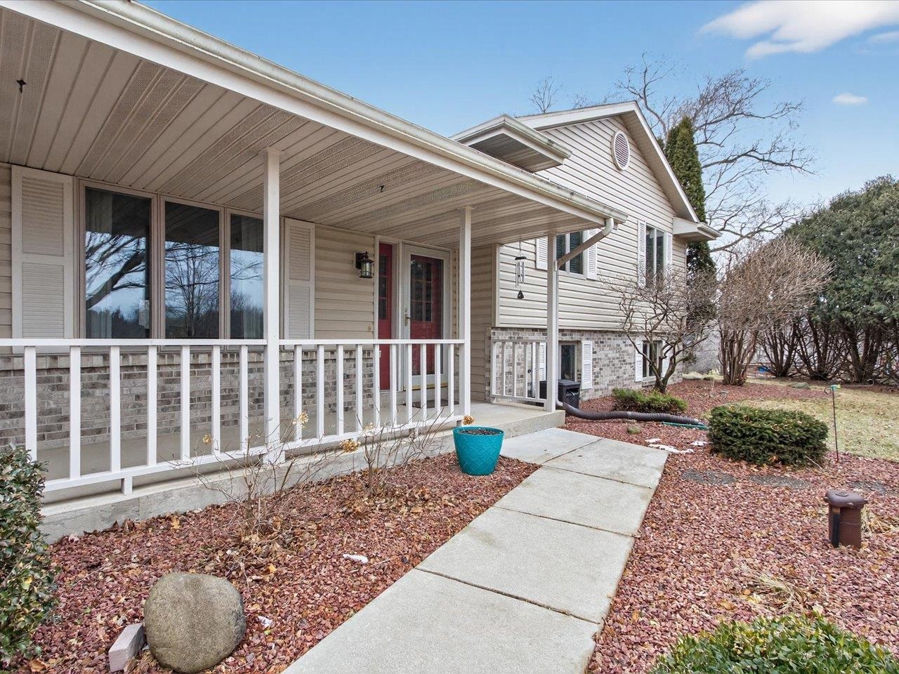2338 East Pine Tree Court Milton, WI 53563 - Photo 5 of 73
