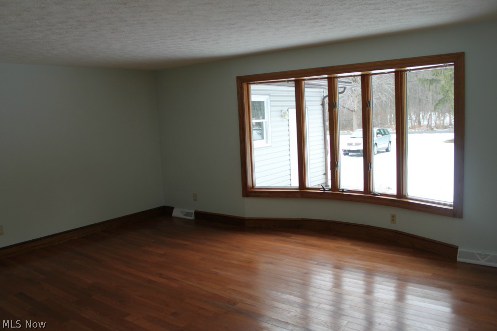 3640 Hemphill Road Norton, OH 44203 - Photo 3 of 16 Gallery Image 3