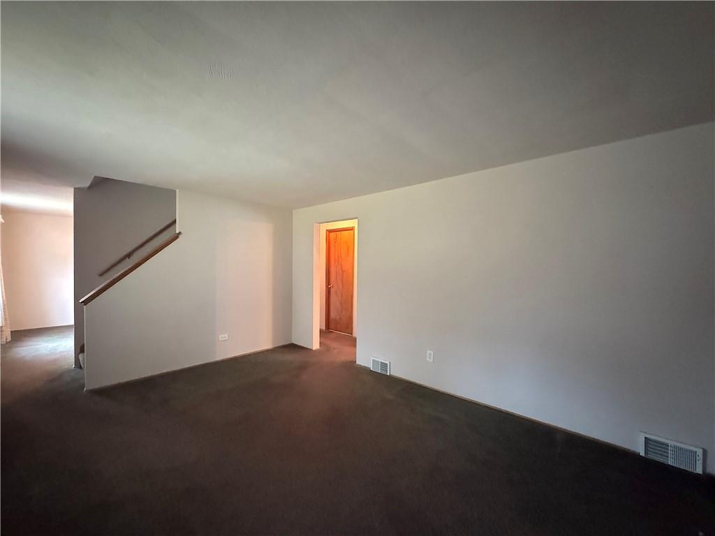 1243 Universal Road Pittsburgh, PA 15235 - Photo 4 of 25