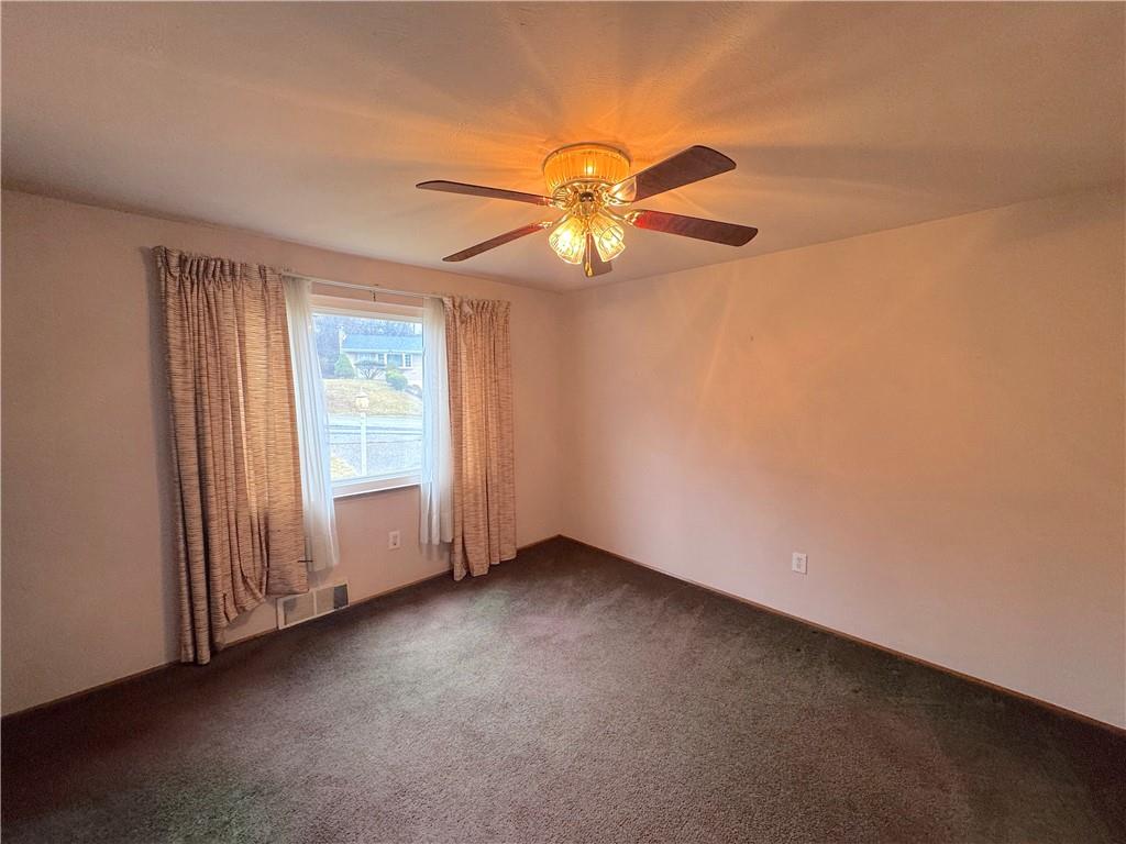 1243 Universal Road Pittsburgh, PA 15235 - Photo 5 of 25