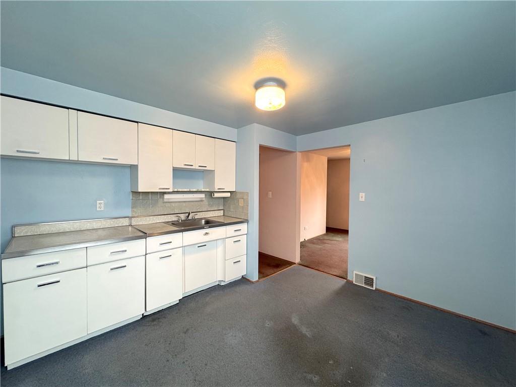 1243 Universal Road Pittsburgh, PA 15235 - Photo 7 of 25