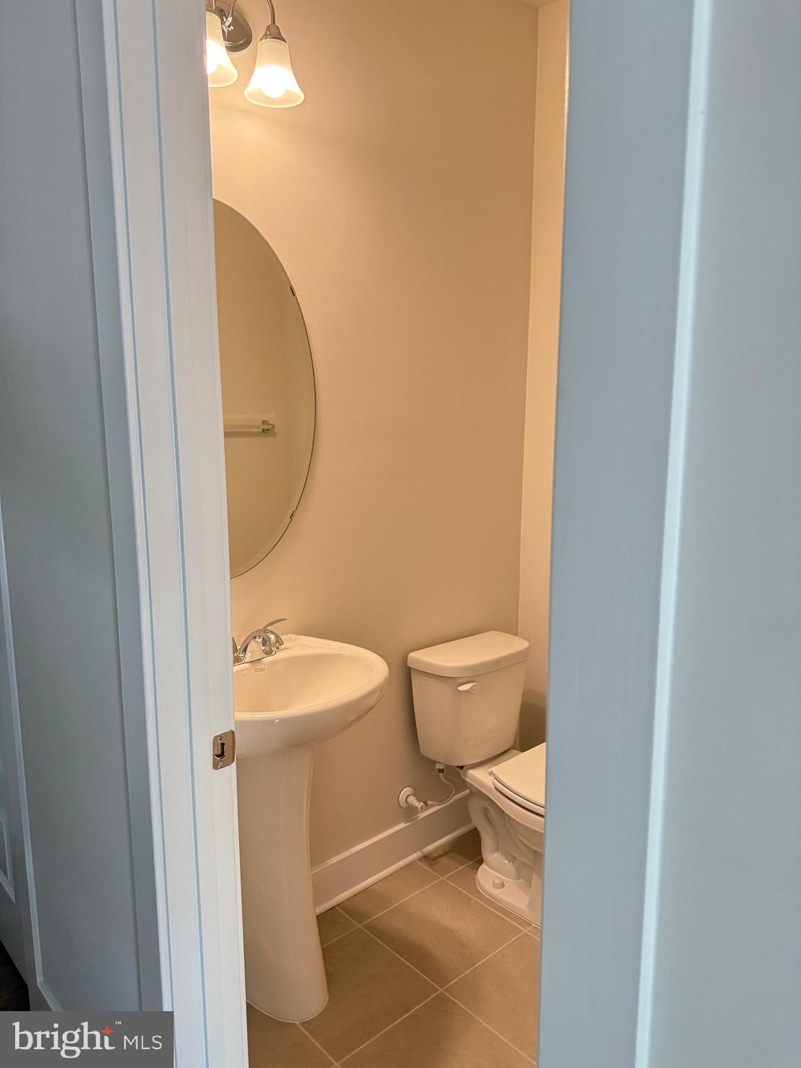 11640 American Dream Way Reston, VA 20190 - Photo 6 of 37 Powder room on Floor One
