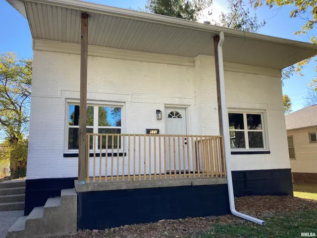 $109,900 | 111 West Jefferson Street, Auburn, IL 62615