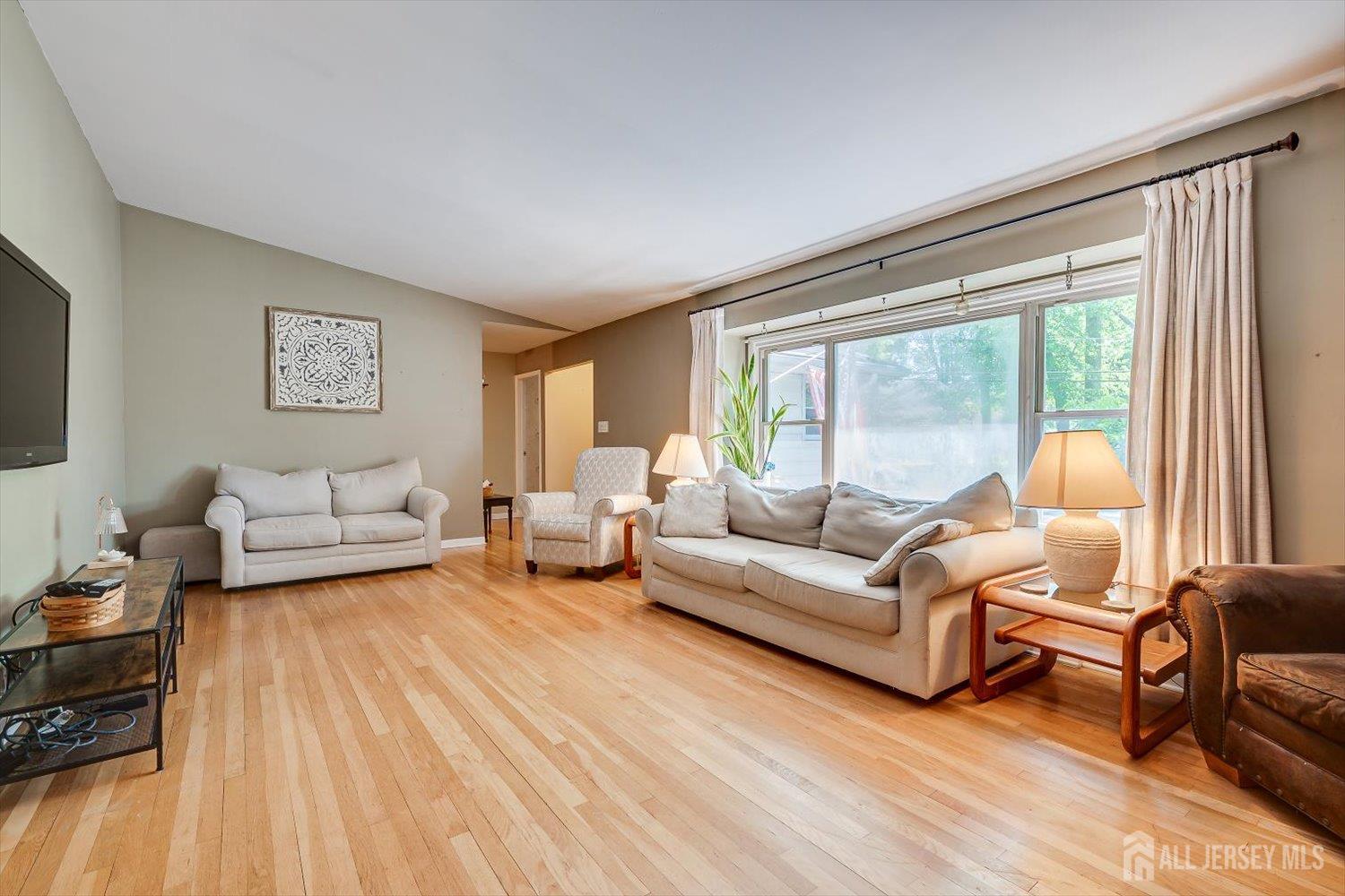 9 Clive Hills Road Edison, NJ 08820 - Photo 11 of 44