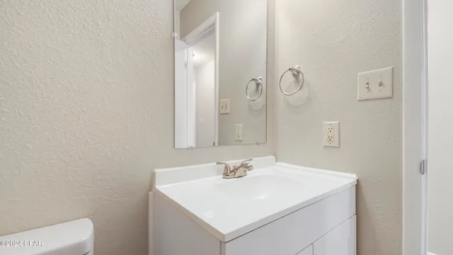 $1,400 | 5113 East 10th Street, Unit A, Panama City, FL 32404