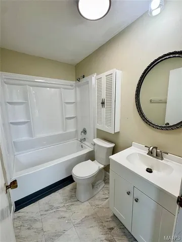 $775 | 209 North Humboldt Street, Unit 2, Marine, IL 62061