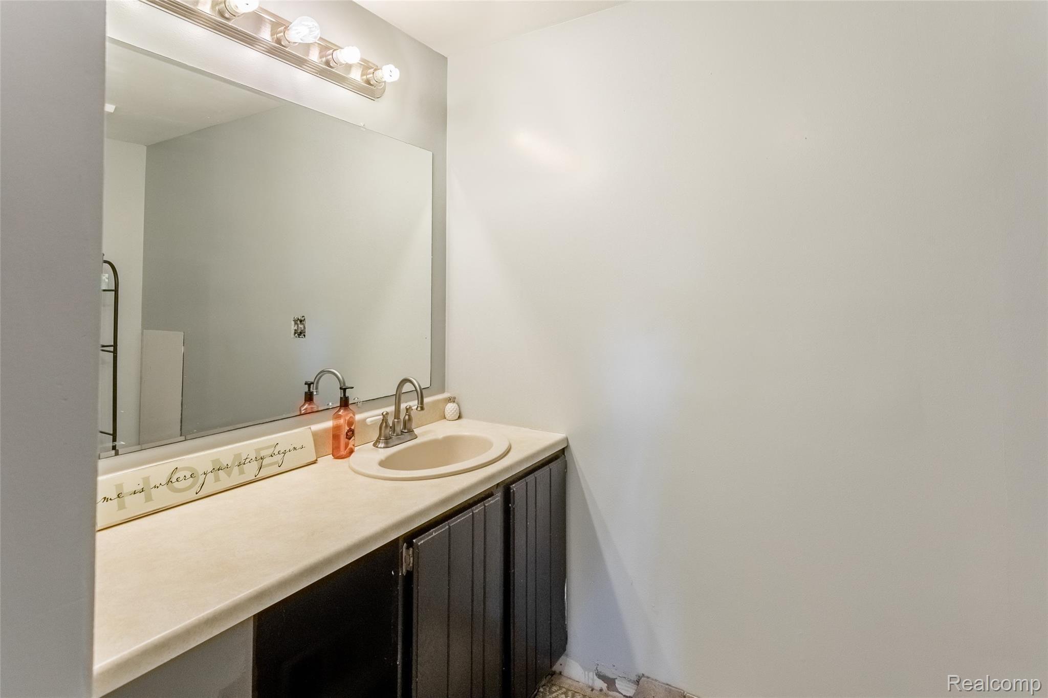 7400 South Custer Road Monroe, MI 48161 - Photo 15 of 26 S Custer-10.jpg
