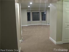 36936 Ridgedale Court Farmington Hills, MI 48331 - Photo 4 of 16