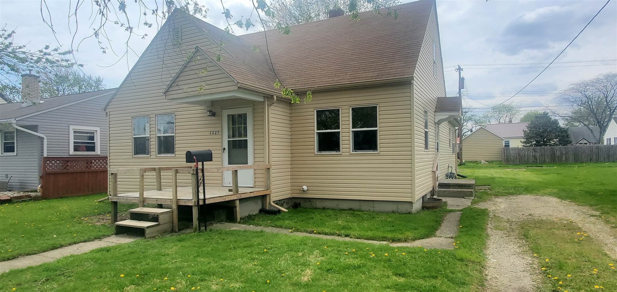 1227 Mix Avenue Decatur, IN 46733 - Photo 3 of 16