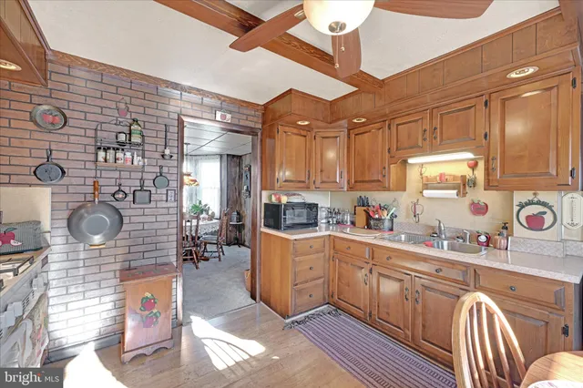 $300,000 | 437 Jefferson Street, Reading, PA 19605