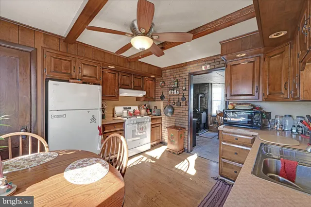 $300,000 | 437 Jefferson Street, Reading, PA 19605