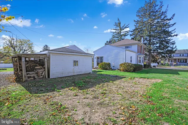 $300,000 | 437 Jefferson Street, Reading, PA 19605