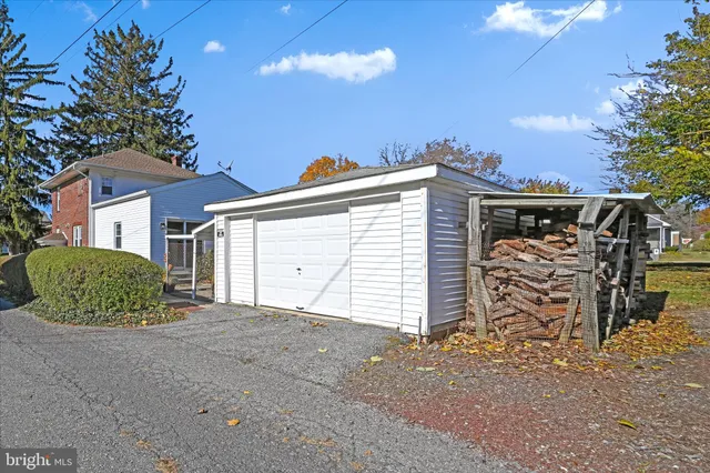 $300,000 | 437 Jefferson Street, Reading, PA 19605