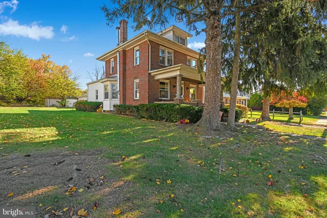 $300,000 | 437 Jefferson Street, Reading, PA 19605