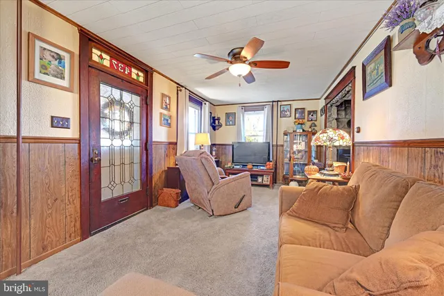 $300,000 | 437 Jefferson Street, Reading, PA 19605