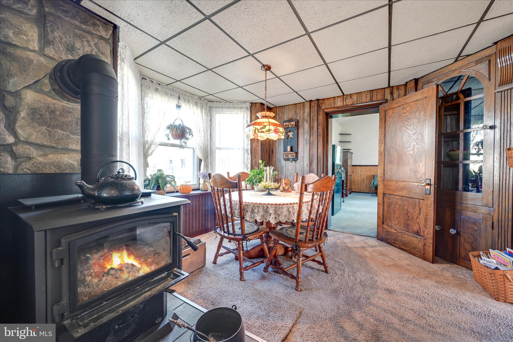 437 Jefferson Street Reading, PA 19605 - Photo 10 of 36 Living Area
